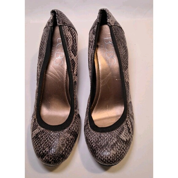 BCBG Paris Snakeskin Wedge Shoes 2.5" Heel Slip On Size 8B Pumps Gray Brown - Picture 2 of 10